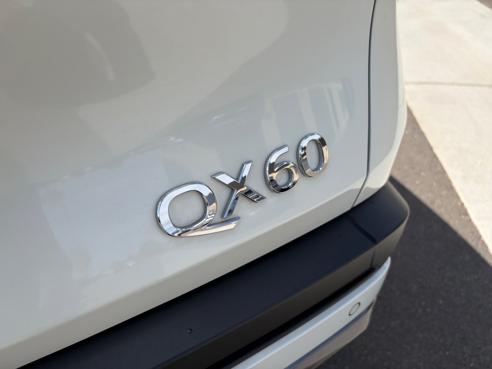 Used 2024 INFINITI QX60 Sensory w/ Vision Package AWD/4WD image 23