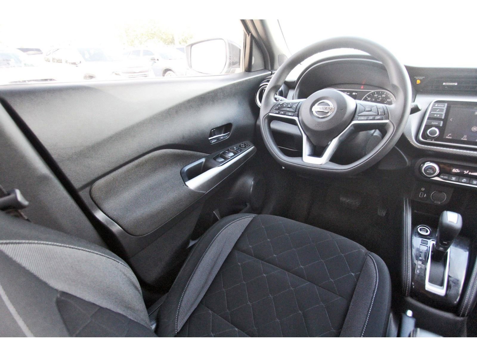 Used 2019 Nissan Kicks SV image 8