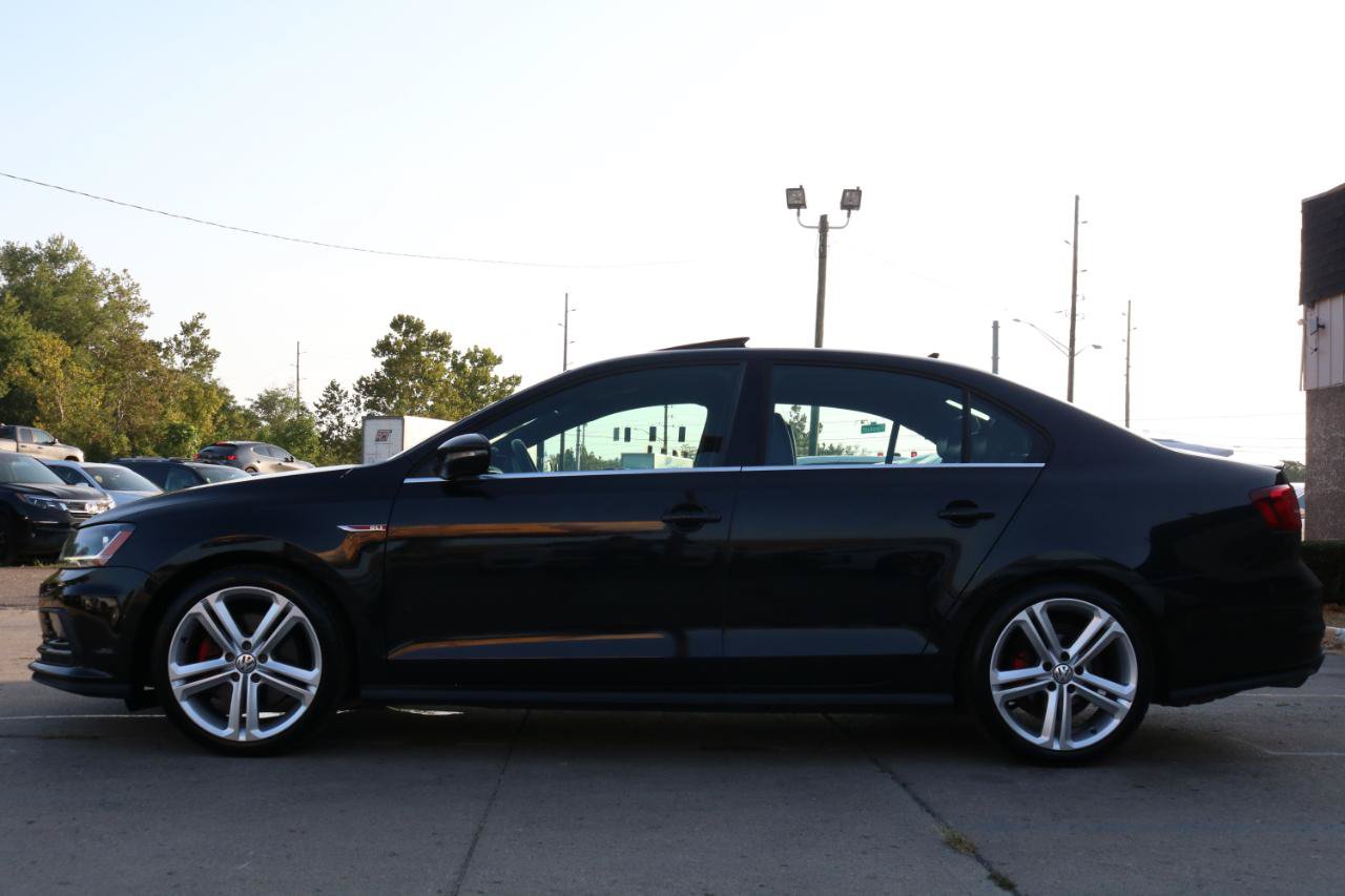 Used 2017 Volkswagen Jetta GLI FWD image 12
