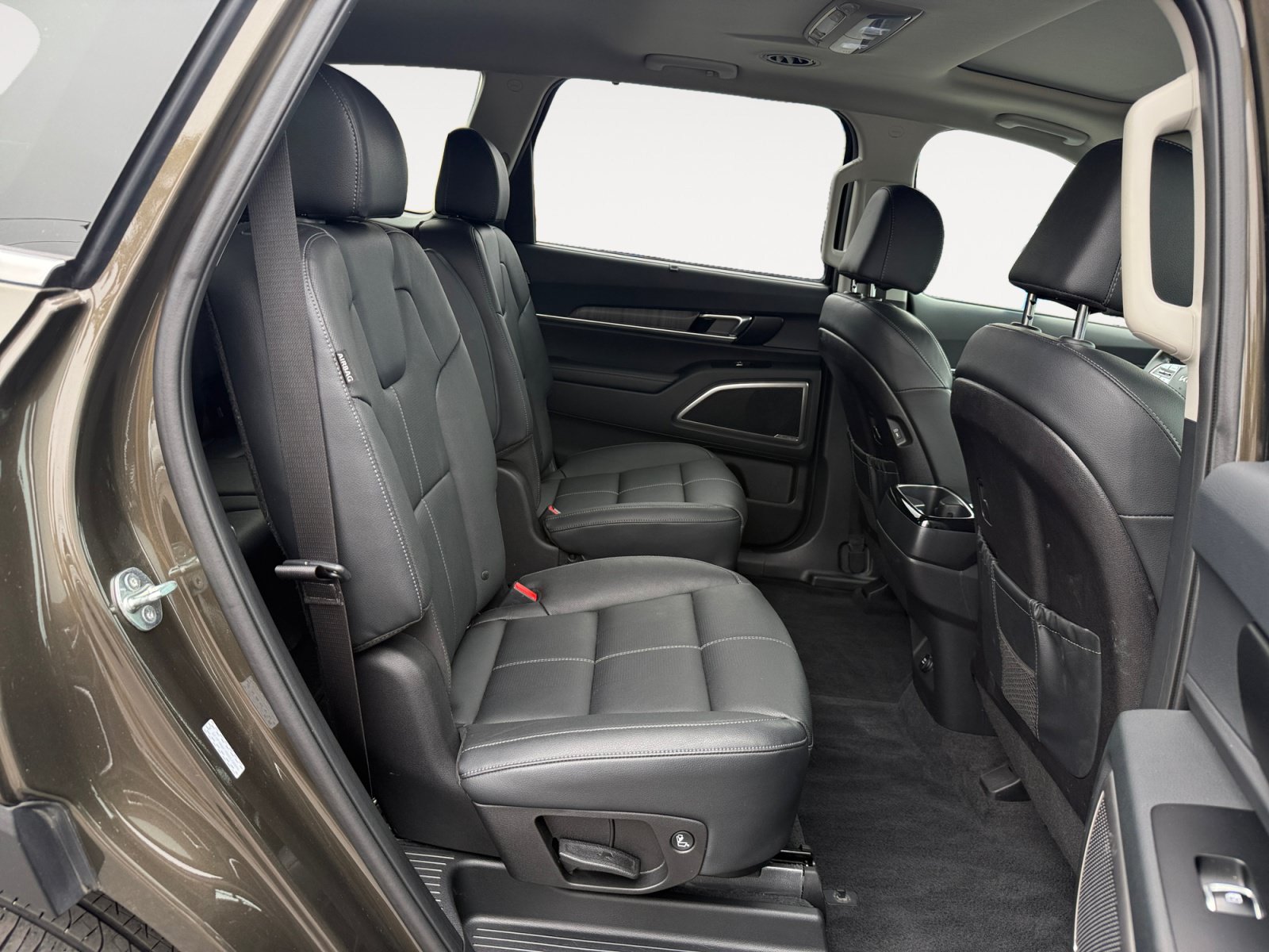 Certified 2025 Kia Telluride EX w/ EX Captain's Chair Package FWD image 18