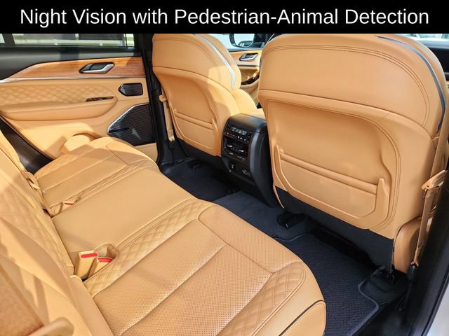 Used 2025 Jeep Grand Cherokee Summit AWD/4WD image 30