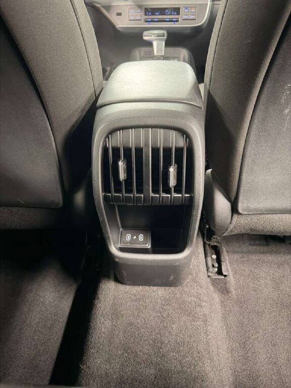 Used 2024 Hyundai Kona SEL FWD image 37