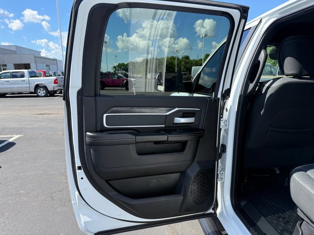 Used 2020 RAM 2500 Big Horn w/ Level 2 Equipment Group AWD/4WD image 39