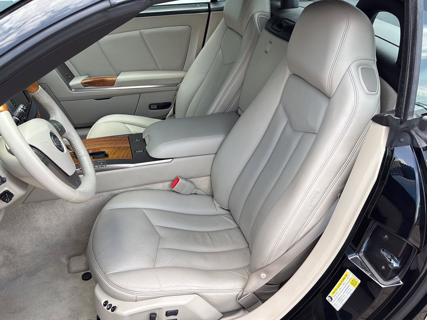 Used 2006 Cadillac XLR RWD image 15