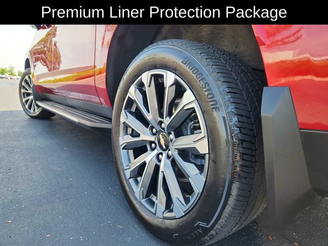 Used 2025 Chevrolet Suburban High Country AWD/4WD image 19