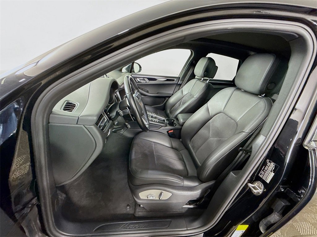 Used 2021 Porsche Macan image 23