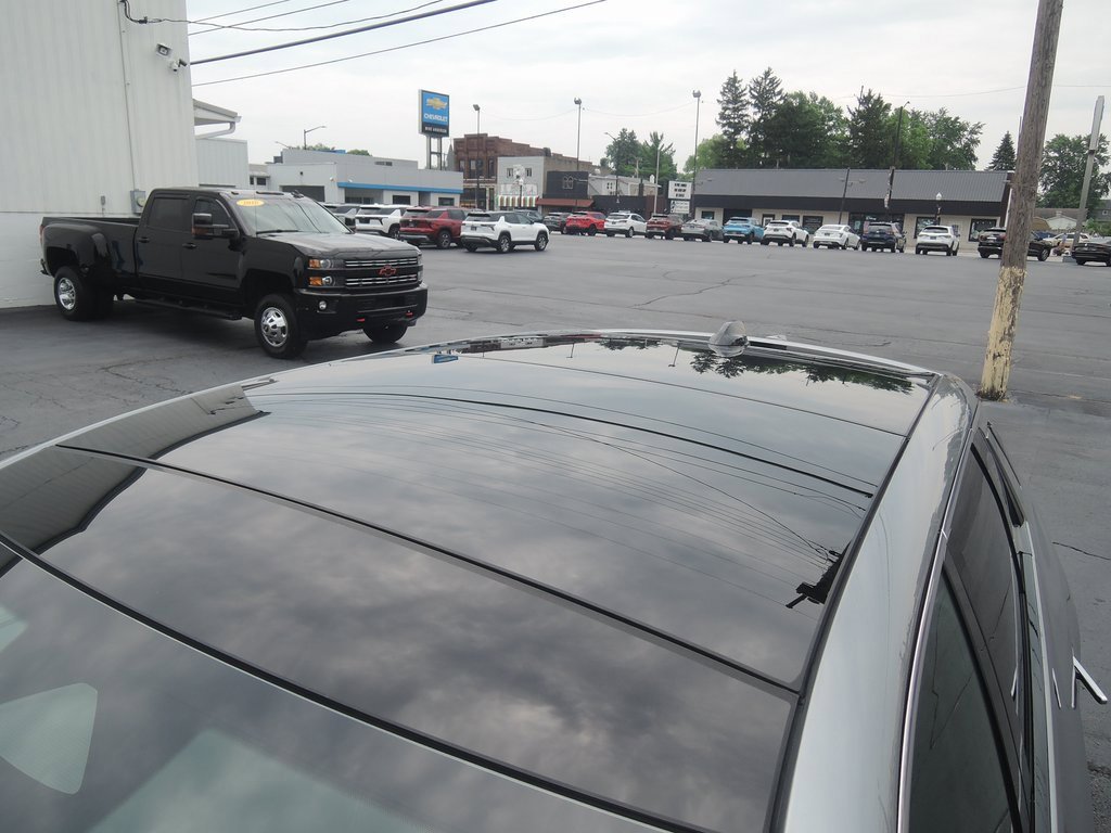 Used 2024 Cadillac Lyriq Luxury w/ LPO, Floor Liner Package image 4