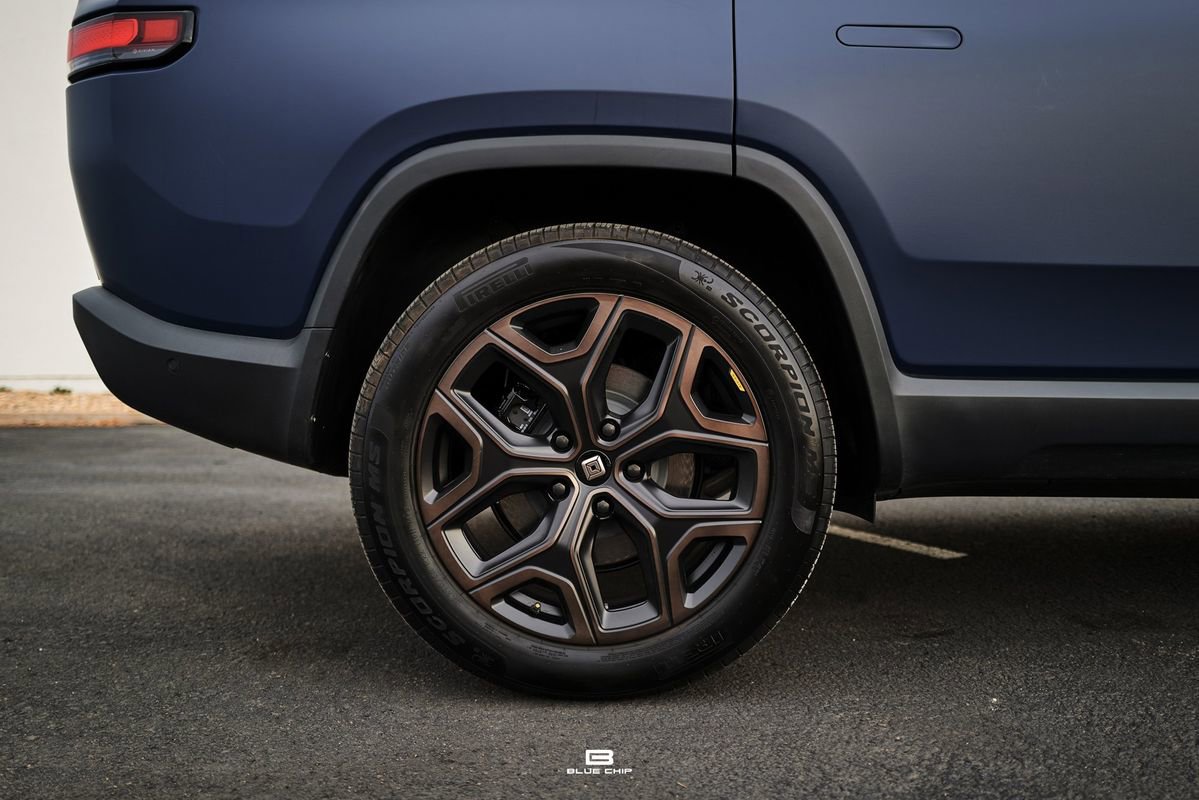 Used 2026 Rivian R1S Premium image 10