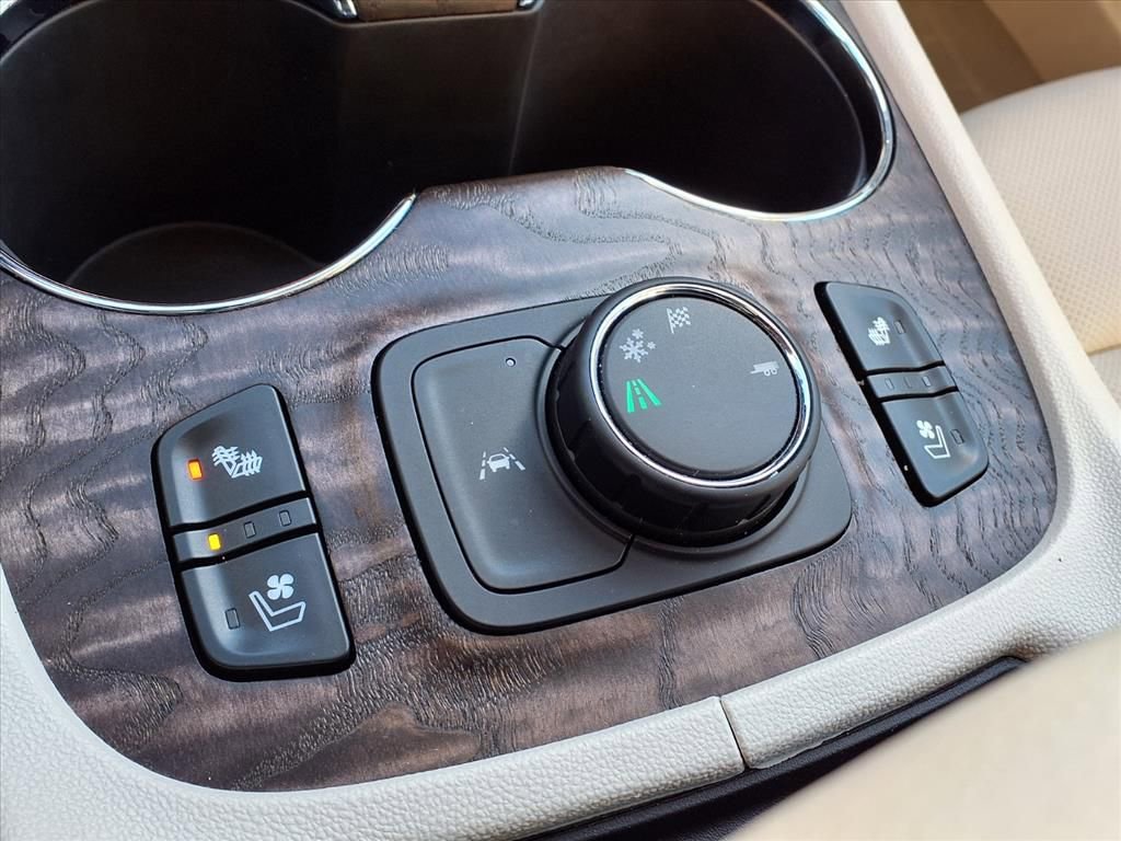 Used 2021 GMC Acadia Denali w/ Denali Technology Package image 28