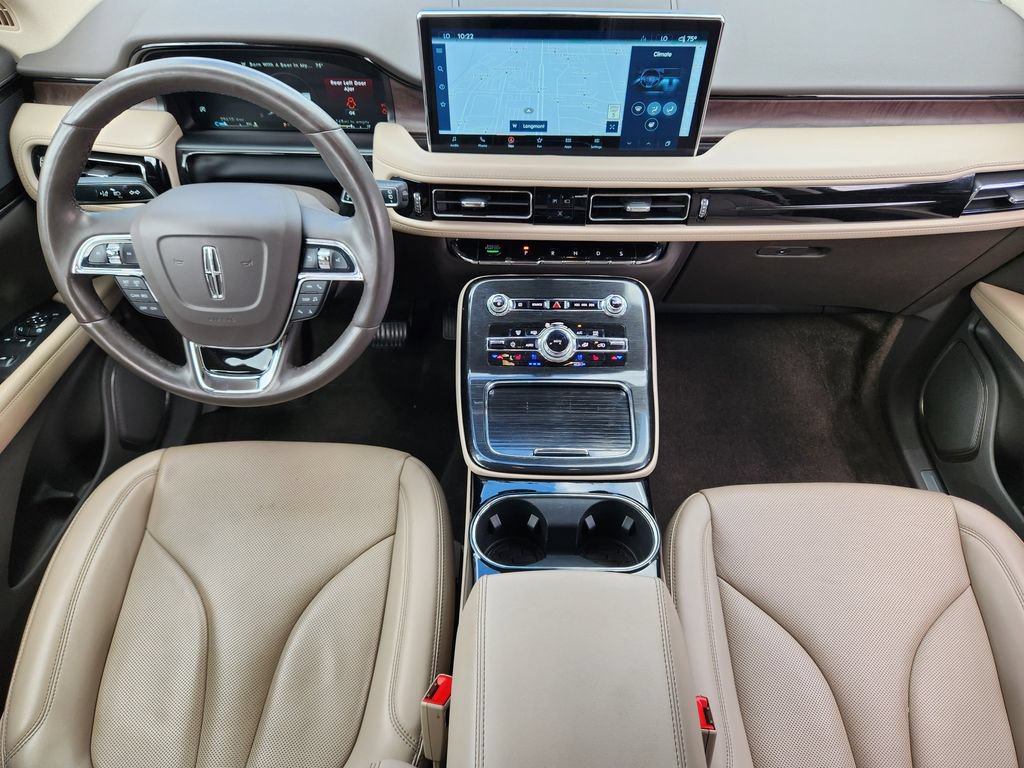 Used 2023 Lincoln Nautilus Reserve AWD/4WD image 10