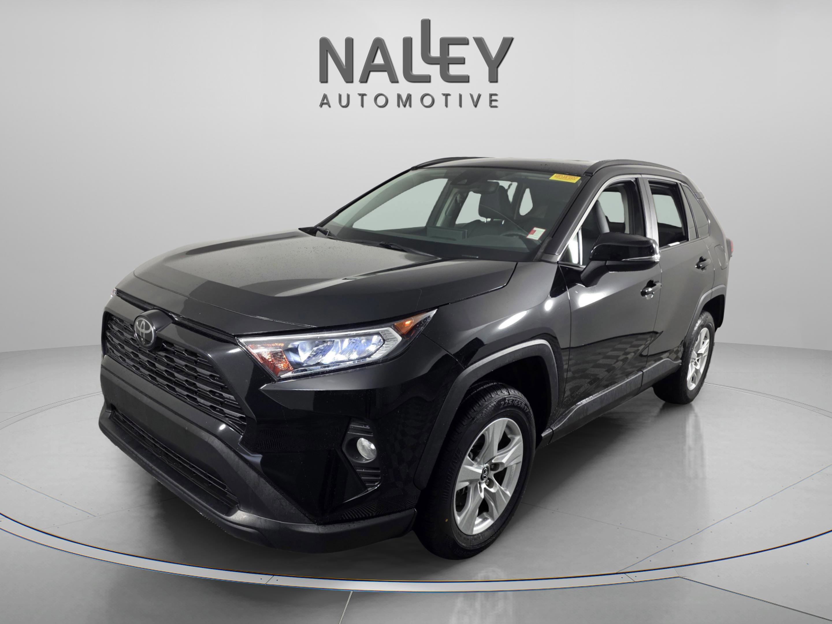 Used 2021 Toyota RAV4 XLE image 1