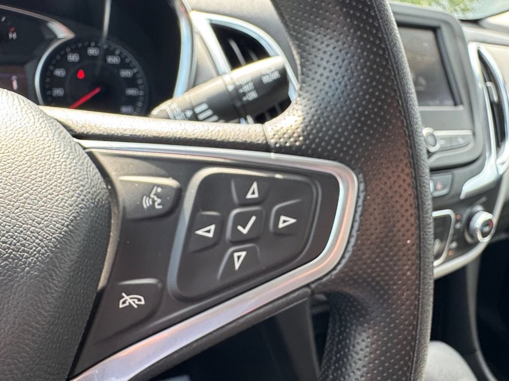 Used 2023 Chevrolet Equinox LS w/ LS Convenience Package AWD/4WD image 15