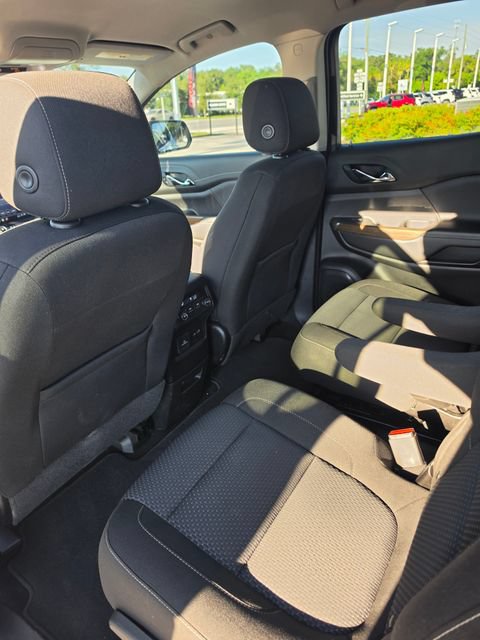 Used 2021 GMC Acadia SLE w/ Driver Convenience Package FWD image 20