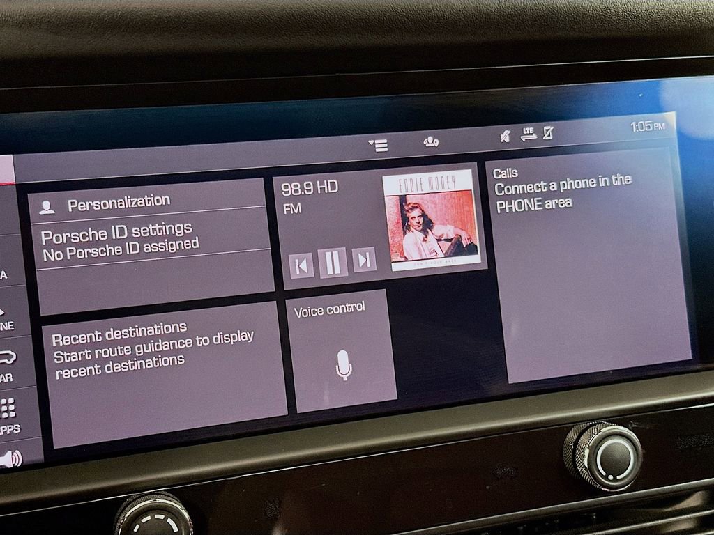 Certified 2023 Porsche Macan AWD/4WD image 15