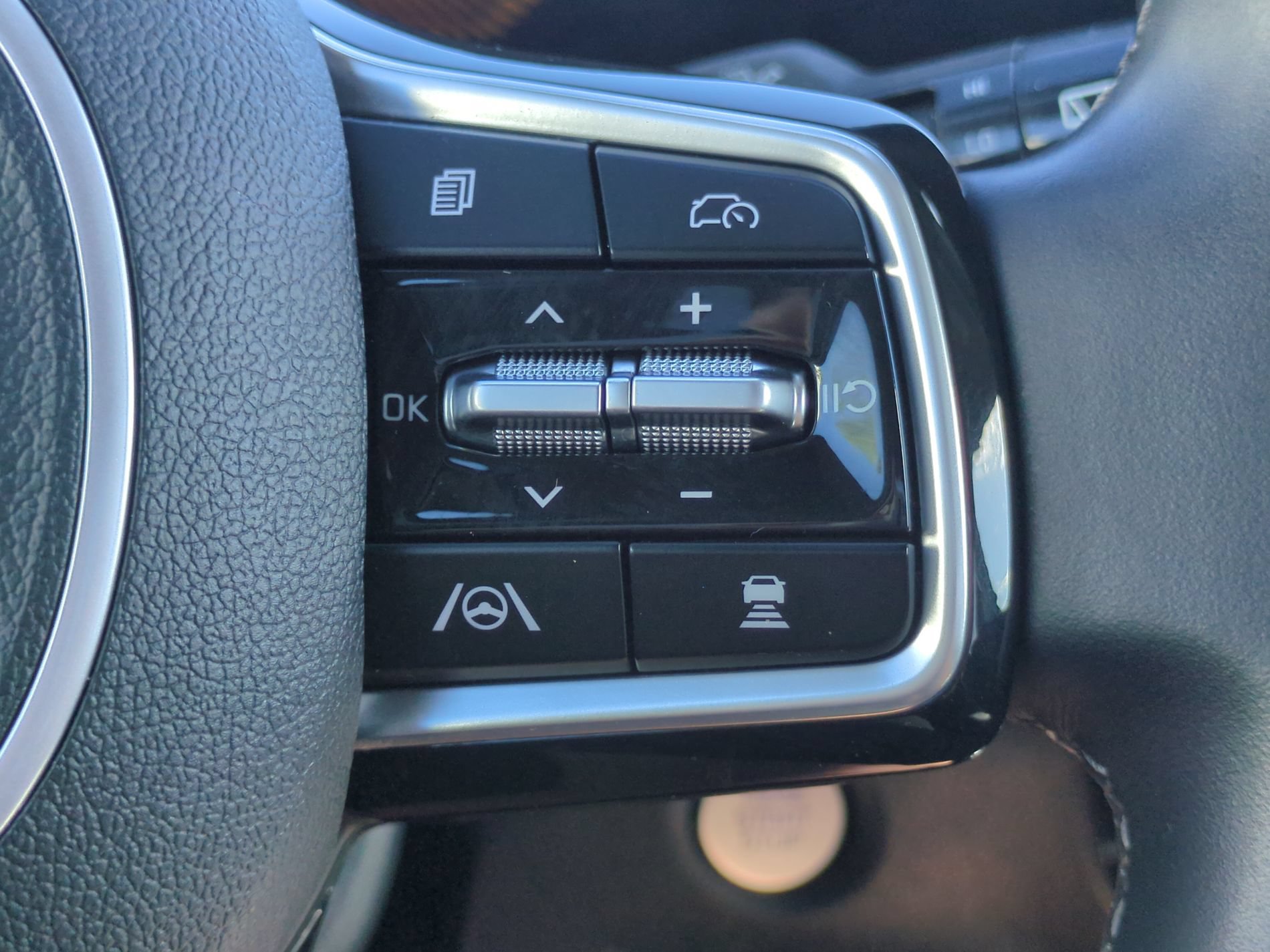 Used 2024 Kia Sorento S AWD/4WD image 26