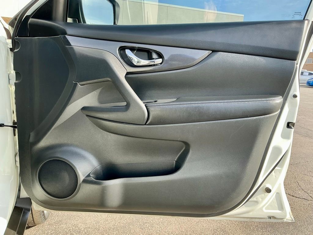 Used 2017 Nissan Rogue S image 22