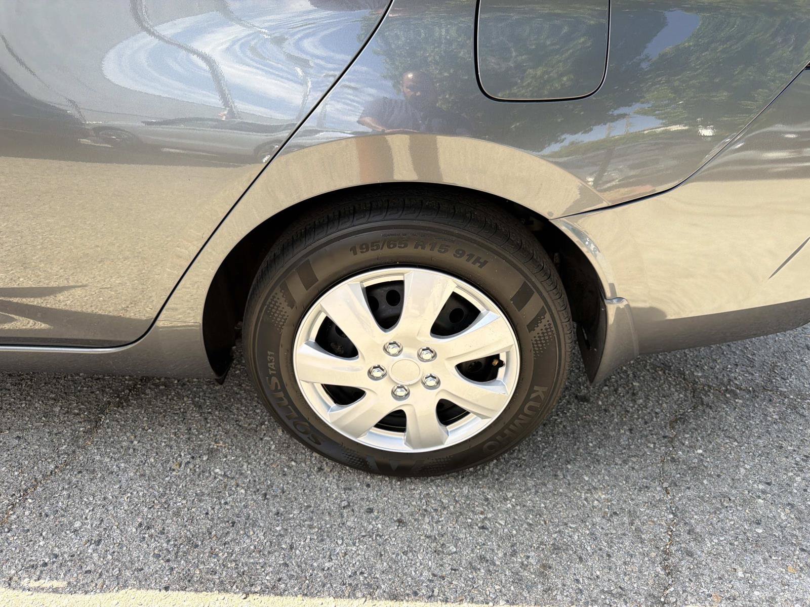 Used 2024 Nissan Versa S w/ Trunk Package FWD image 5