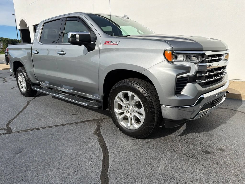 Used 2023 Chevrolet Silverado 1500 LTZ AWD/4WD image 3