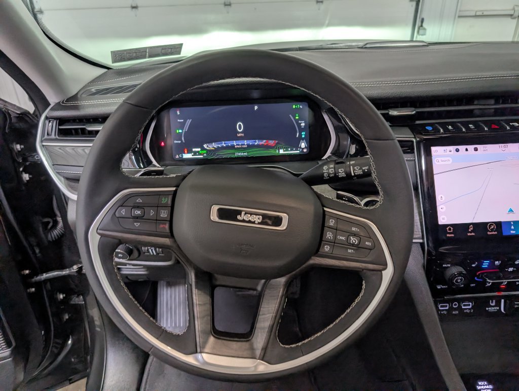 Used 2023 Jeep Grand Cherokee 4WD 4xe w/ Luxury Tech Group II image 18