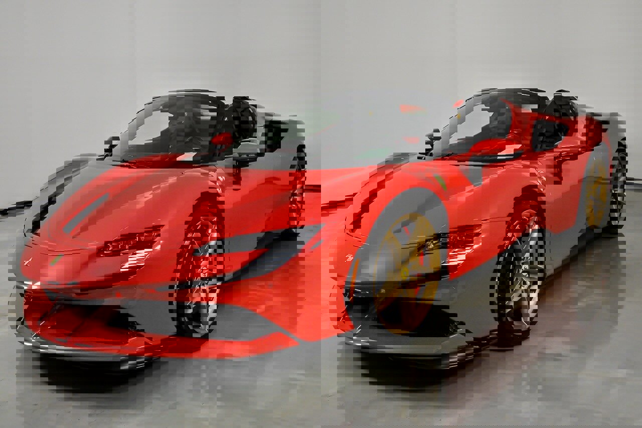 Used 2022 Ferrari SF90 Spider image 6