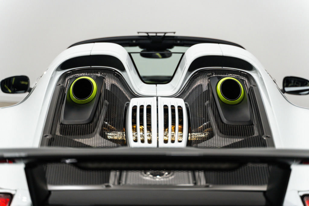 Used 2015 Porsche 918 Spyder image 4