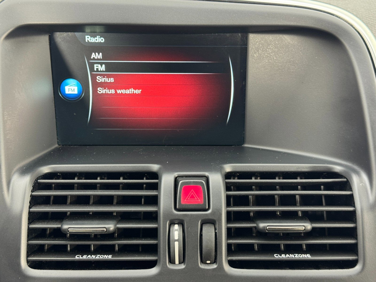 Used 2017 Volvo XC60 T5 Dynamic w/ Preferred Option Package image 24