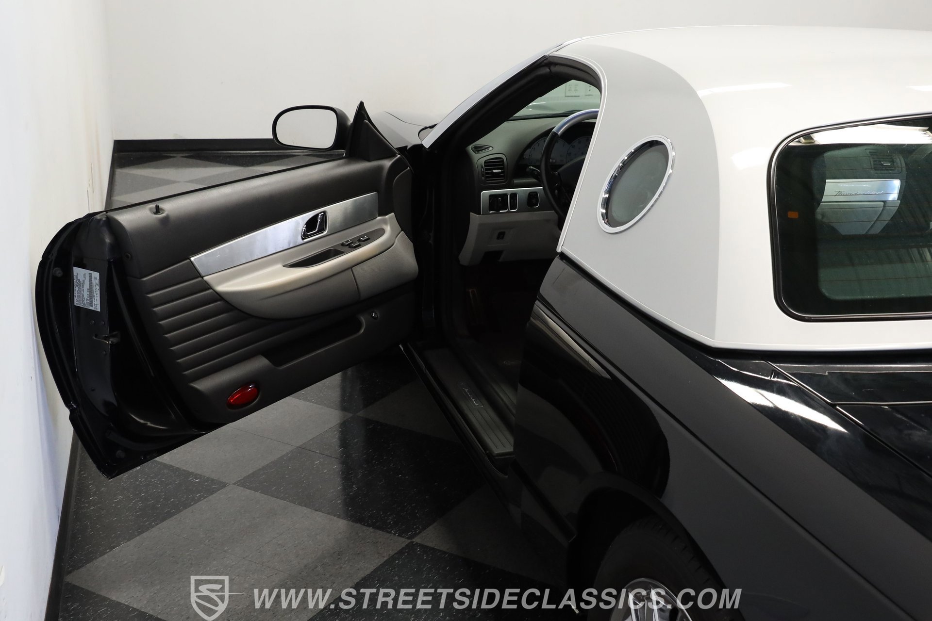 Used 2002 Ford Thunderbird Neiman Marcus RWD image 33