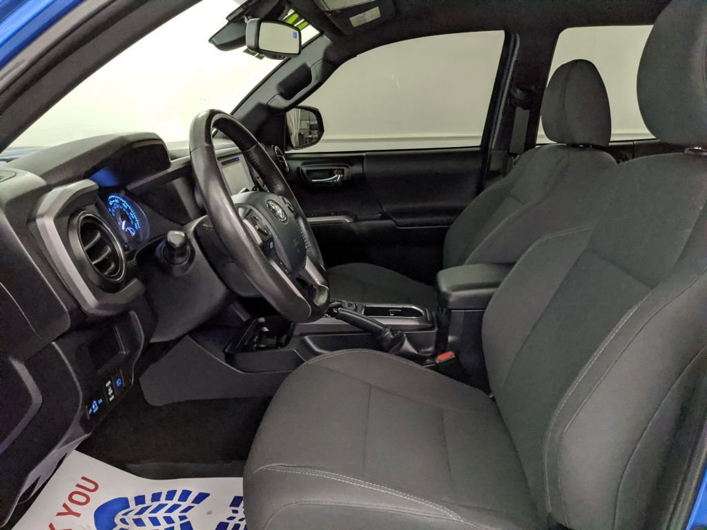 Used 2018 Toyota Tacoma TRD Sport image 22