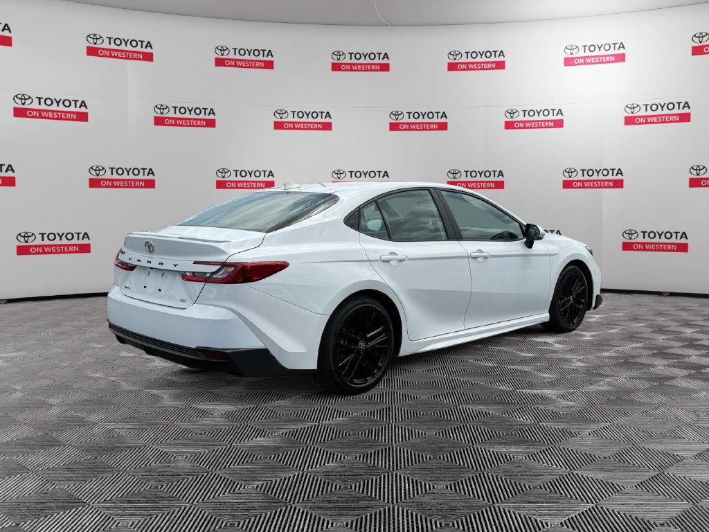Used 2025 Toyota Camry SE FWD image 5