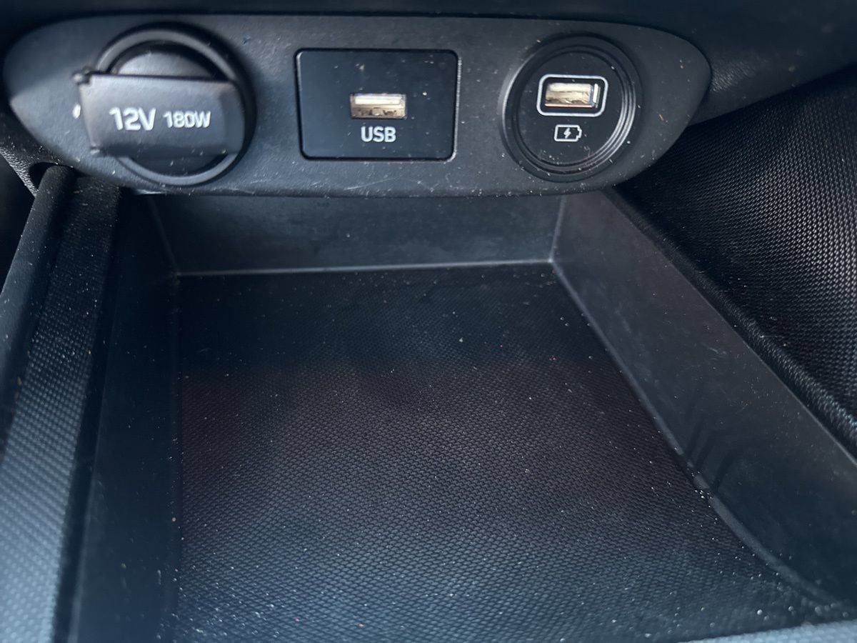 Used 2023 Hyundai Elantra SE FWD image 25