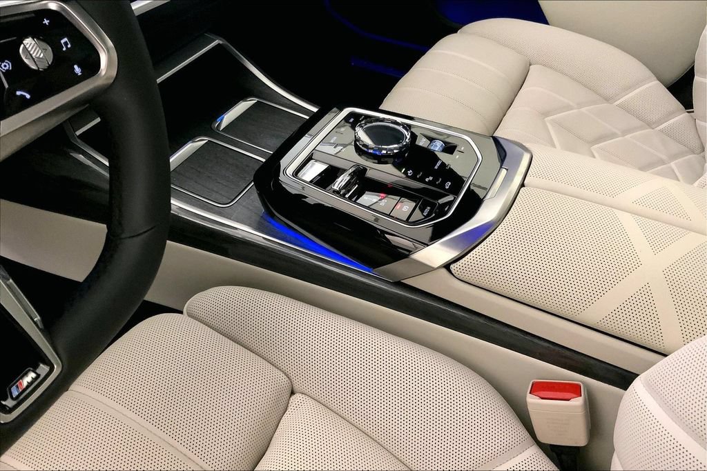 Certified 2023 BMW 760i xDrive w/ Executive Package AWD/4WD image 22