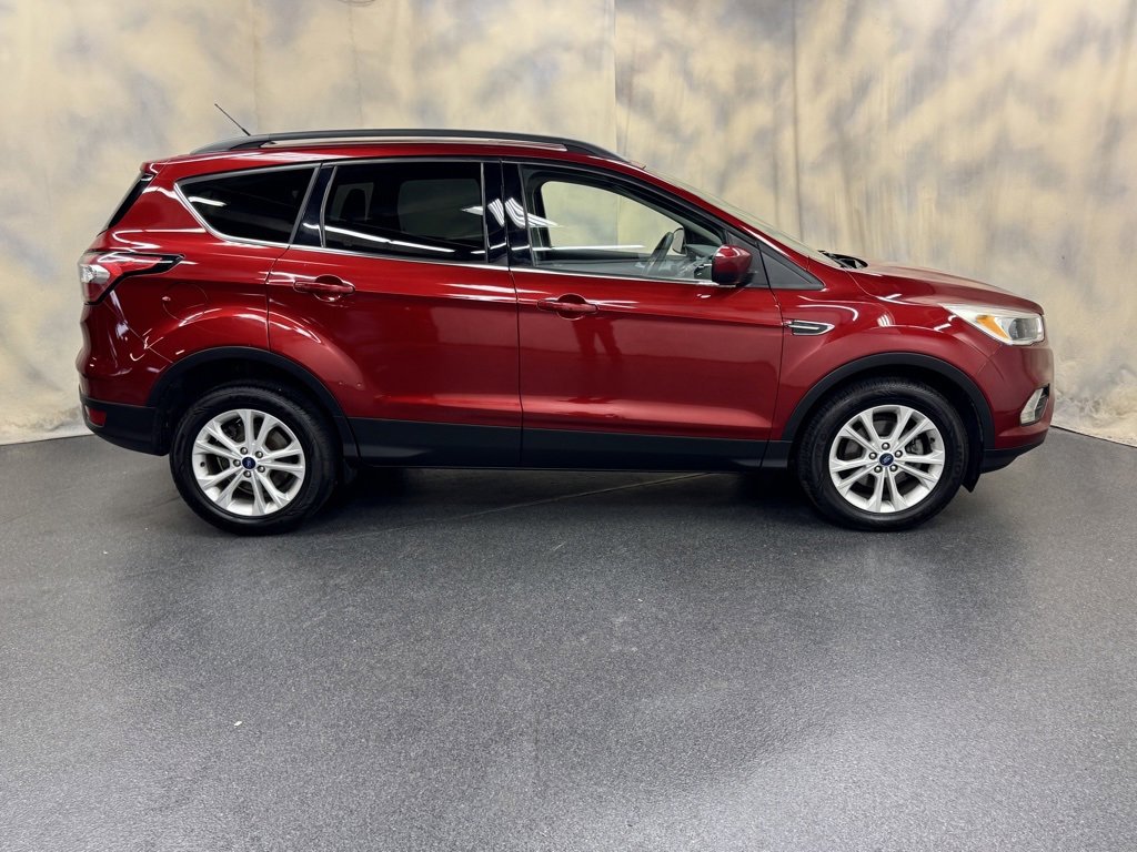 Used 2018 Ford Escape SE image 9