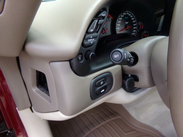 Used 2003 Chevrolet Corvette Coupe w/ Preferred Equipment Group RWD image 25