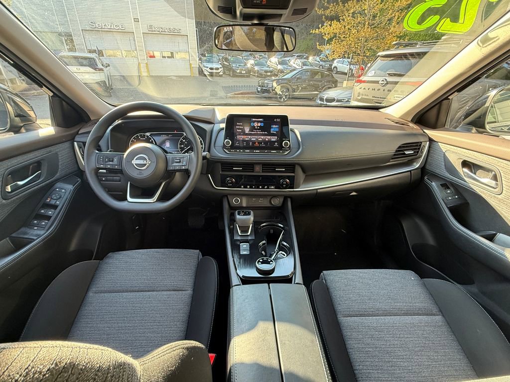 Used 2023 Nissan Rogue SV AWD/4WD image 11