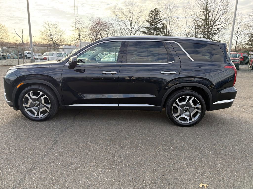 Used 2024 Hyundai Palisade Limited image 2