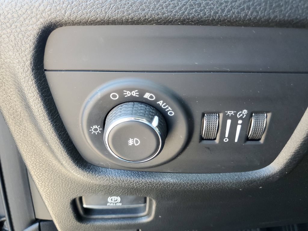 Used 2021 Jeep Grand Cherokee L Limited AWD/4WD image 16