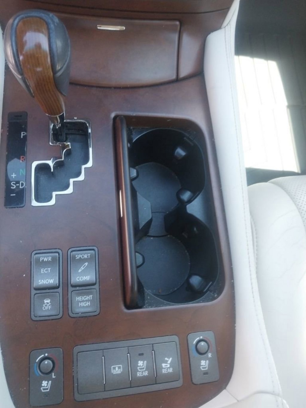 Used 2011 Lexus LS 460 AWD w/ Comfort Plus Pkg image 19