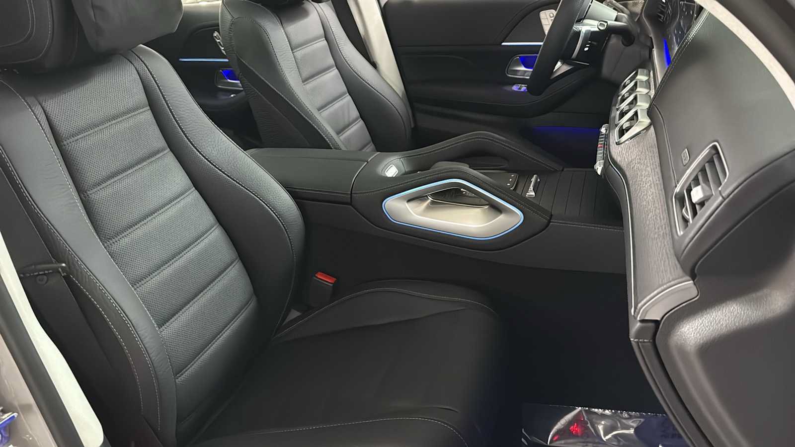 New 2026 Mercedes-Benz GLS 450 4MATIC image 38