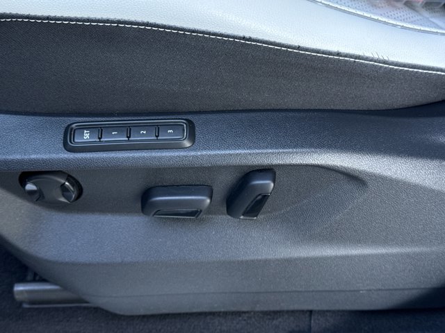 Used 2024 Volkswagen Atlas Cross Sport SEL Premium R-Line image 19