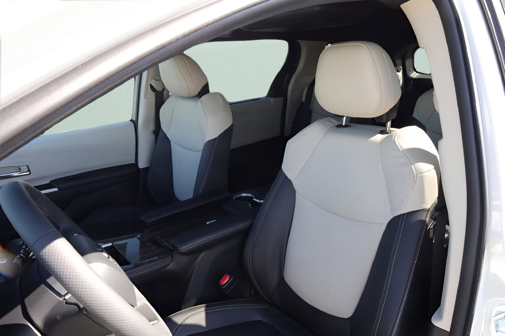 New 2026 Toyota Sienna Platinum AWD/4WD image 8