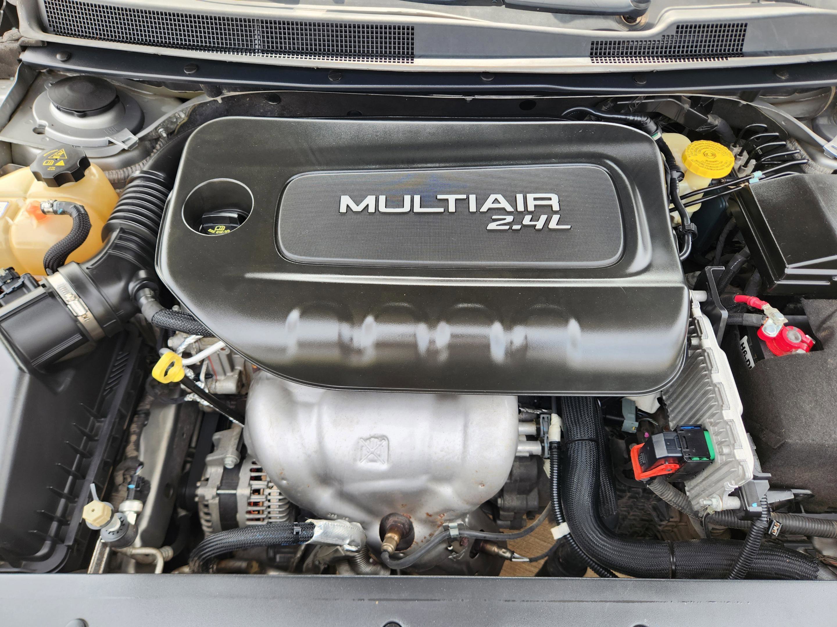 Used 2016 Chrysler 200 C w/ Premium Group image 32