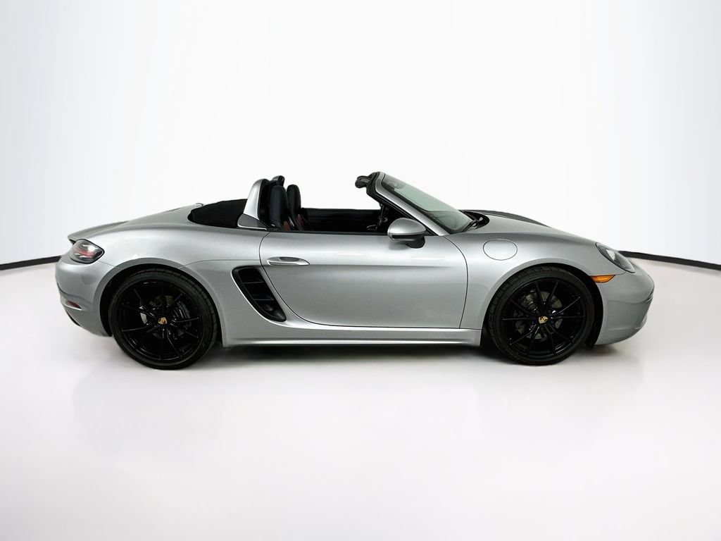 Used 2017 Porsche 718 Boxster RWD image 19