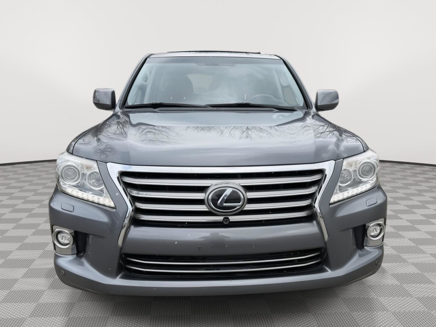 Used 2015 Lexus LX 570 4WD image 2