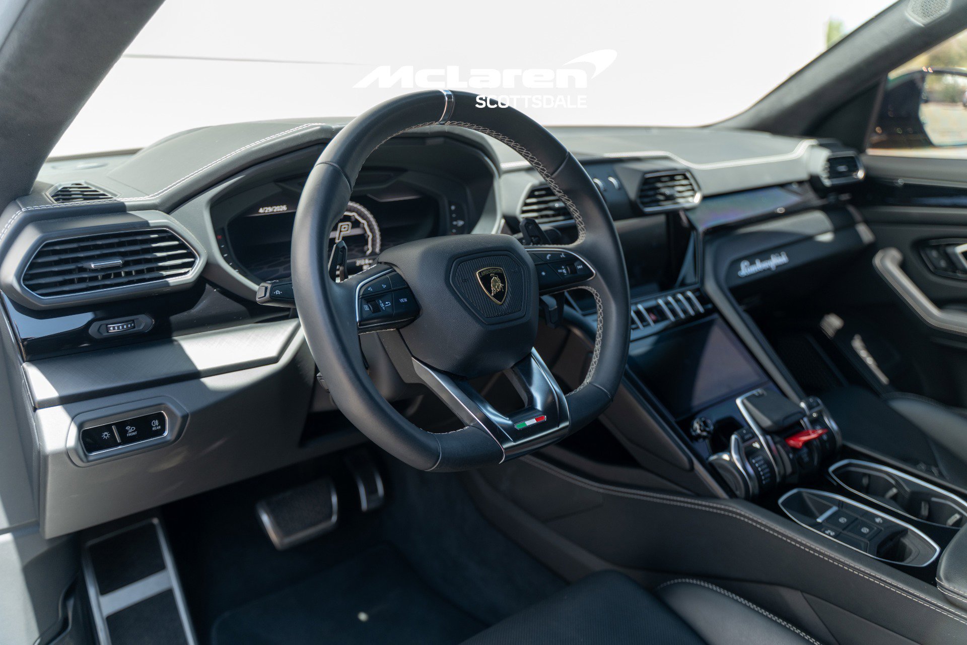 Used 2021 Lamborghini Urus AWD/4WD image 13