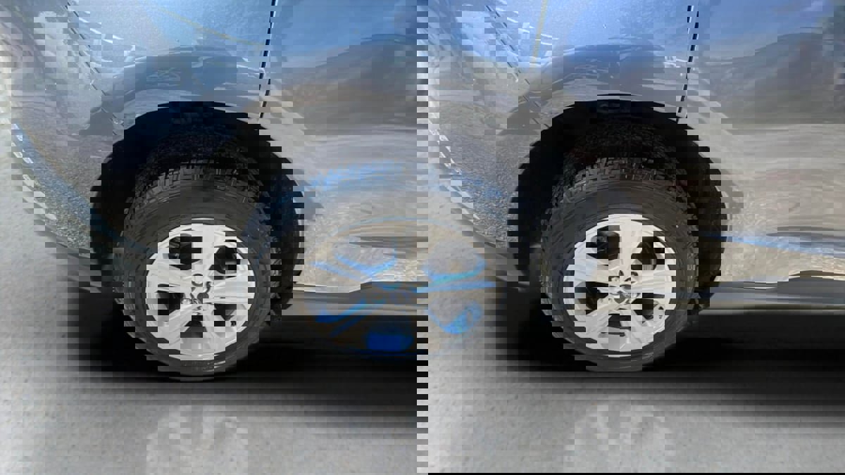 Used 2021 Ford Edge SE w/ Cargo Accessory Package image 18