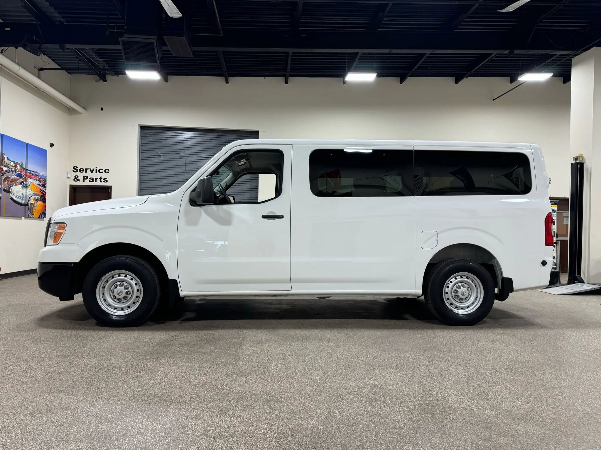 Used 2018 Nissan NV 3500 S image 8