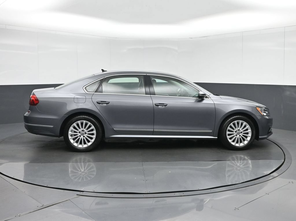 Used 2017 Volkswagen Passat 1.8T SE FWD image 8