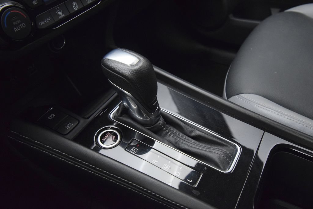 Used 2021 Nissan Kicks SR w/ SR Premium Package FWD image 22