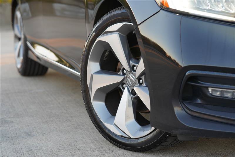 Used 2019 Honda Accord Touring image 13
