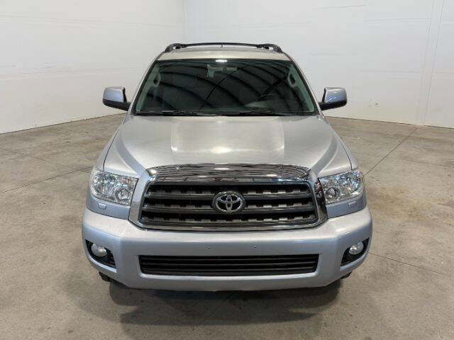 Used 2016 Toyota Sequoia SR5 AWD/4WD image 4